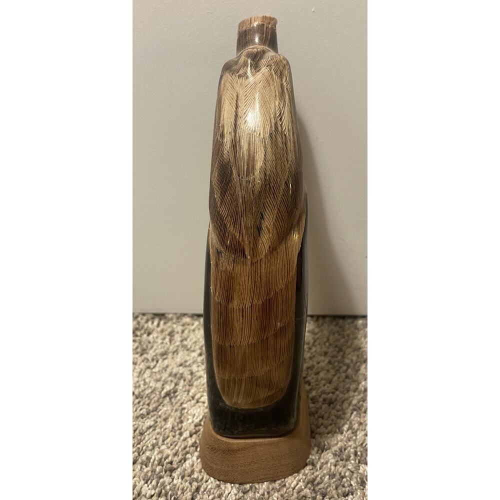Vintage Hawk/Eagle Figurine Carved Buffalo Horn On Wood Base Canada KC Gifts - Picture 4 of 5